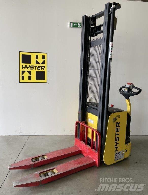 Hyster S1.2 Käyden ajettavat pinoamistrukit