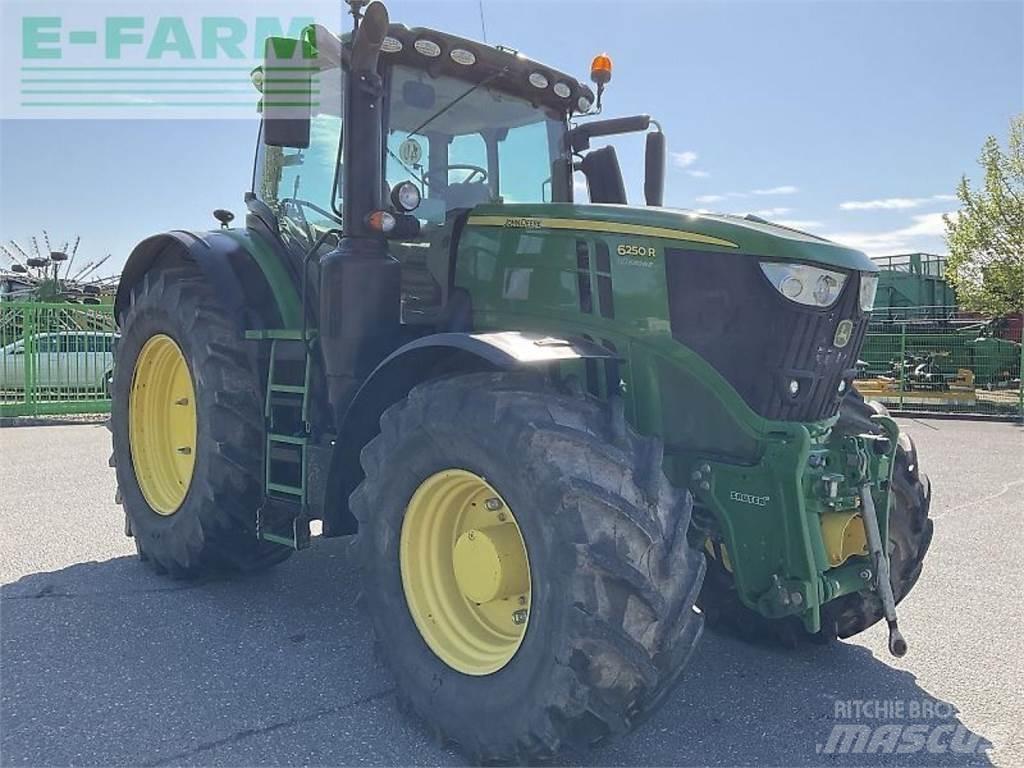 John Deere 6250 r Traktorit