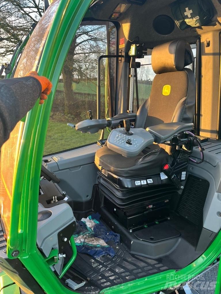 John Deere 1270G 8WD Harvesterit