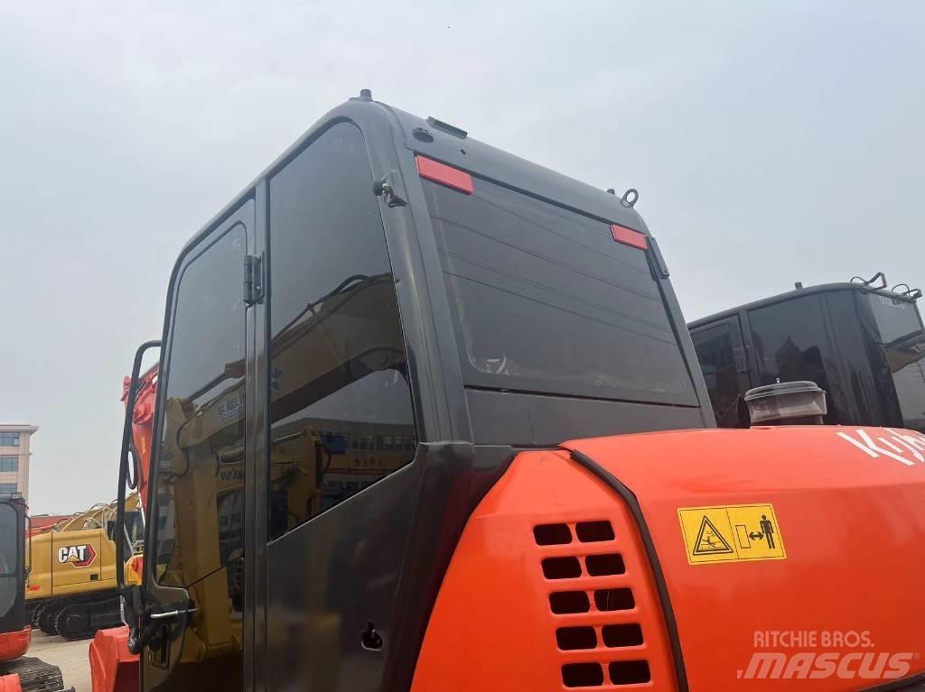 Kubota 183 Telakaivukoneet