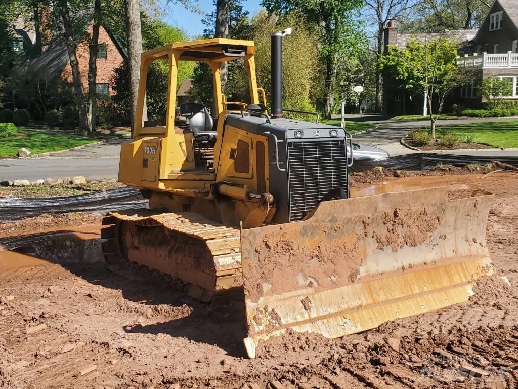 John Deere 700HLT Telaketjupuskutraktorit