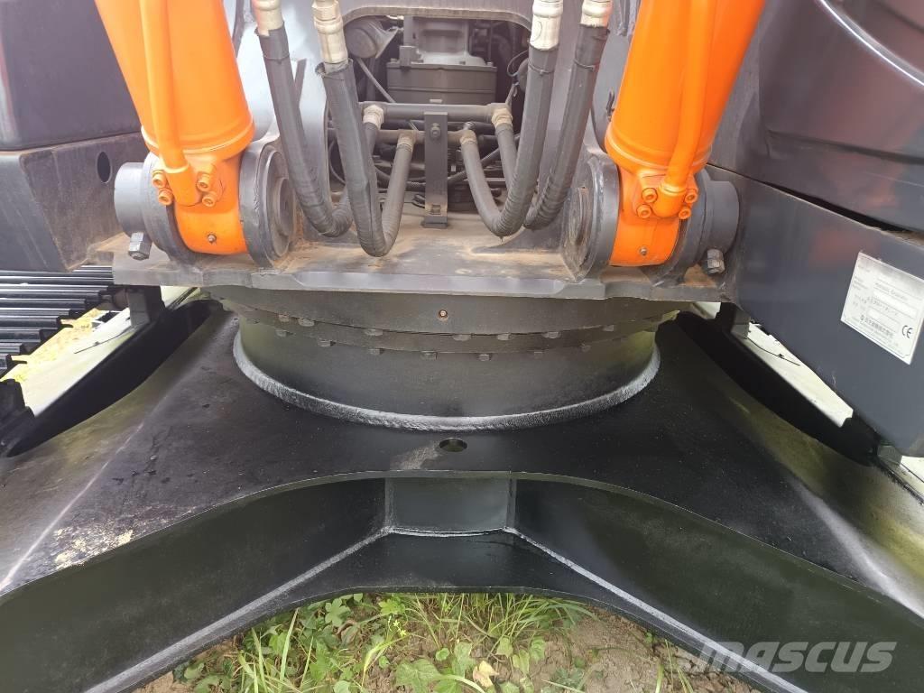 Hitachi ZX 210 Telakaivukoneet