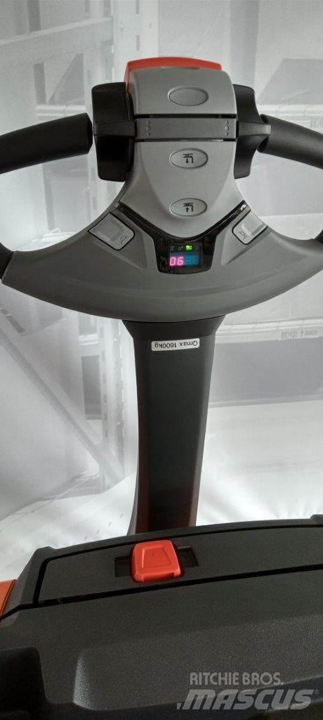 Toyota LWE 160 Lavansiirtotrukit