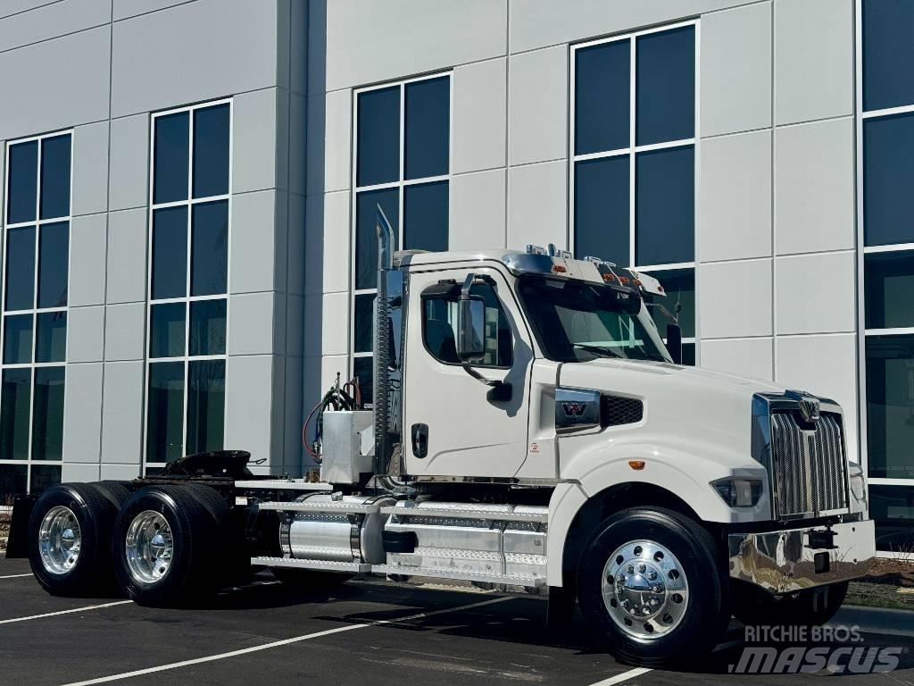 Western Star 49X Vetopöytäautot