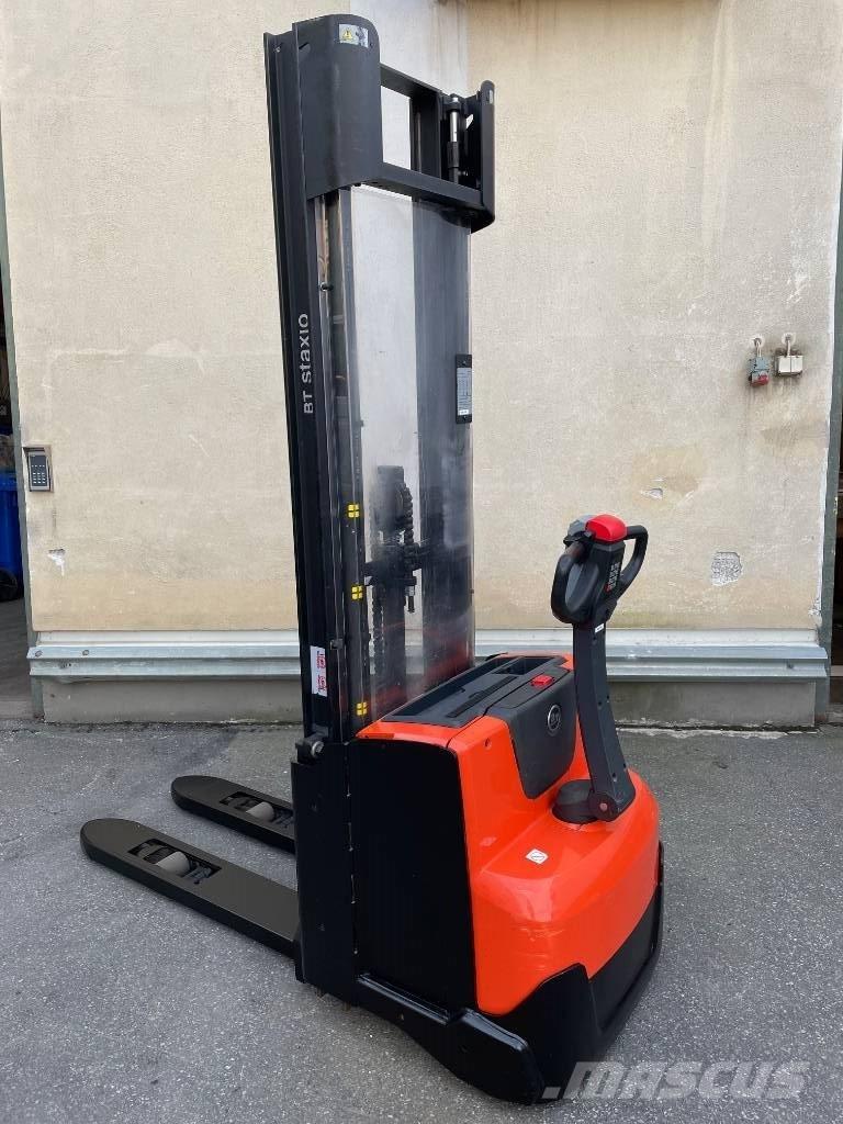 BT Staxio SWE120L Käyden ajettavat pinoamistrukit