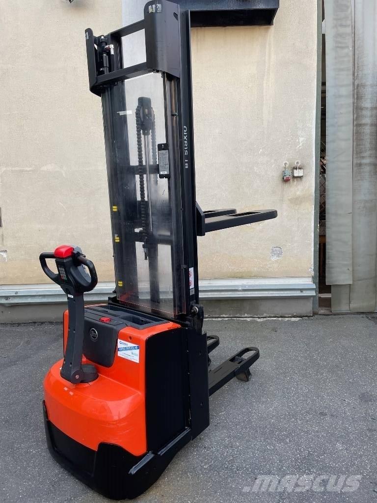 BT Staxio SWE120L Käyden ajettavat pinoamistrukit