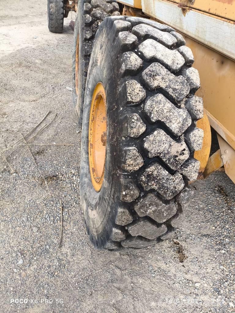 Dresser 830 Tiehöylät