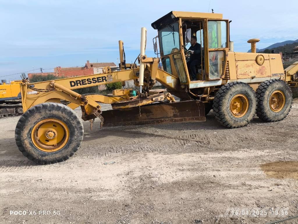 Dresser 830 Tiehöylät