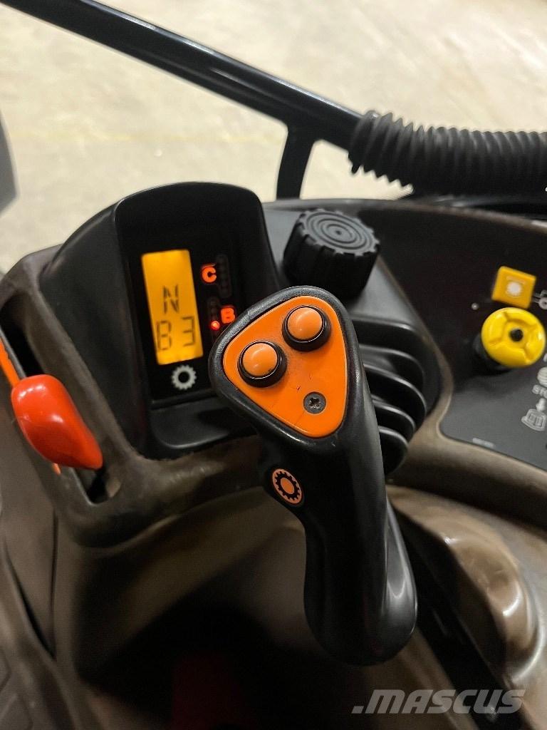 New Holland M 115 Traktorit