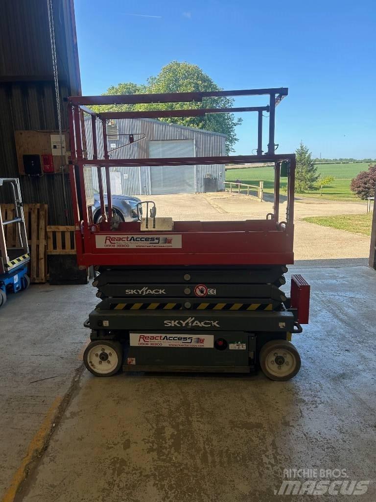 SkyJack SJ3219 Saksilavat