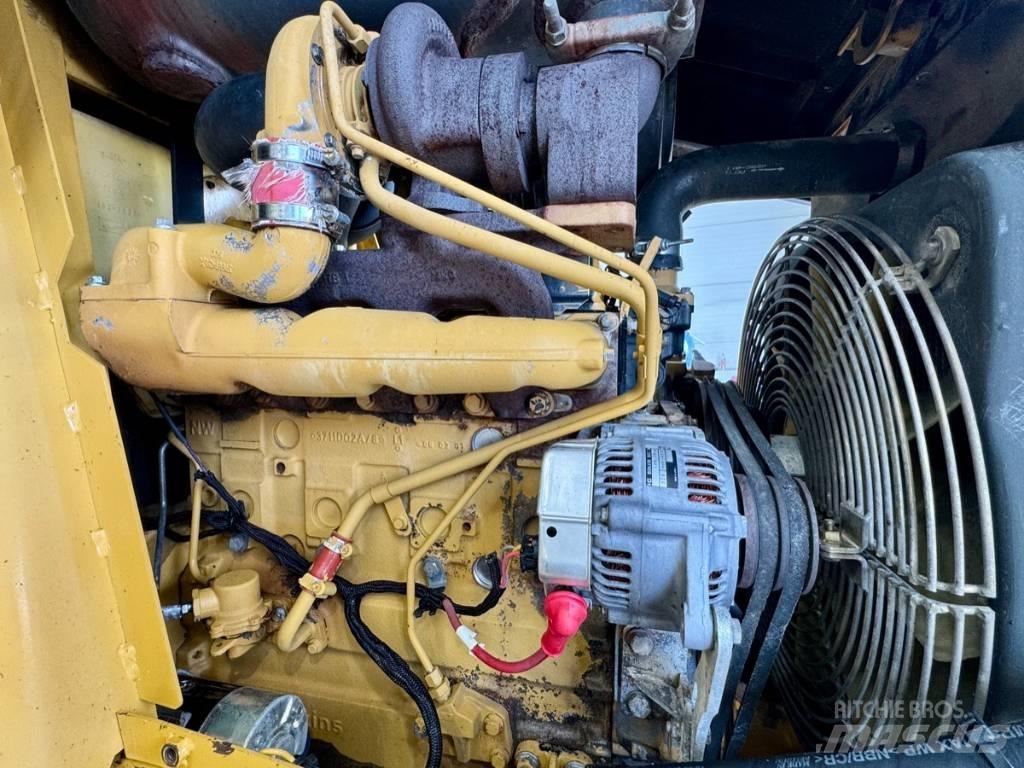CAT 432 D Kaivurikuormaajat