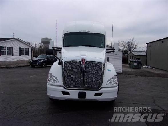 Kenworth T680 Vetopöytäautot