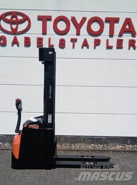 Toyota SWE160L Käyden ajettavat pinoamistrukit