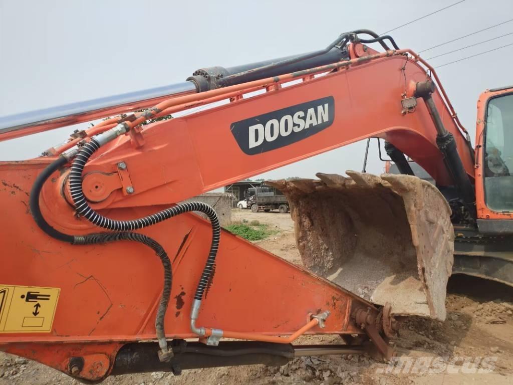 Doosan DX225LC-9C Telakaivukoneet
