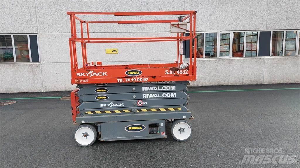 SkyJack SJIII4632 Saksilavat