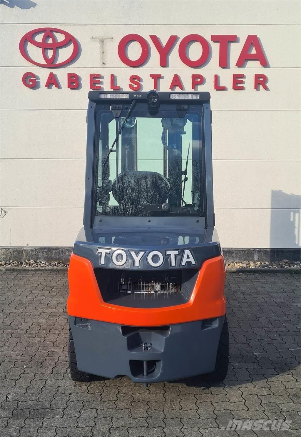 Toyota 52-8FDJF35 Dieseltrukit
