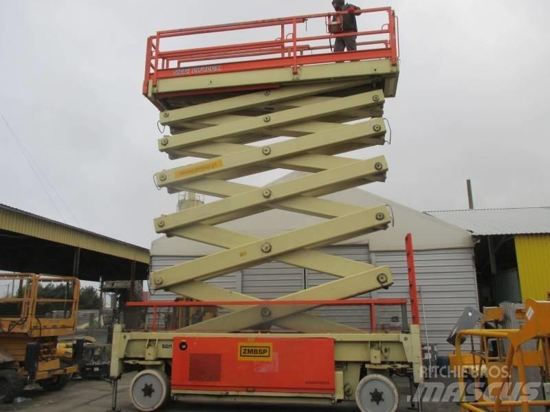 JLG Liftlux 245-12 Saksilavat