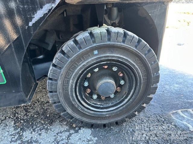 Mitsubishi FD25N3 Dieseltrukit