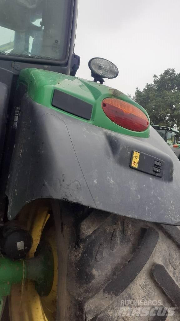 John Deere 6130 R Traktorit