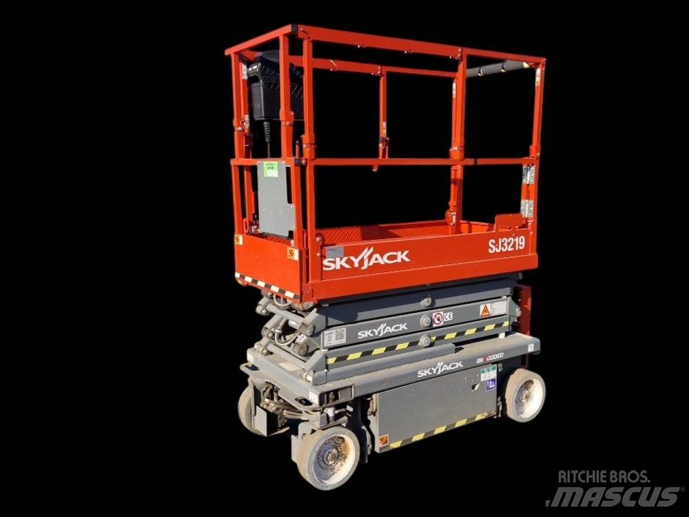 SkyJack SJ 3219 Saksilavat