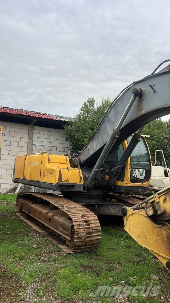 Volvo EC 290  N LC Ketjut, telat ja alustat