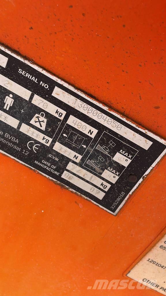 JLG 450 AJS II Kuukulkijat