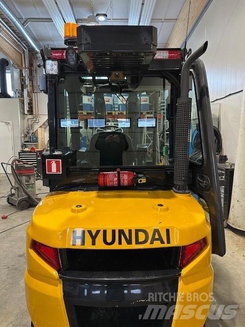 Hyundai 35 DA-9 Dieseltrukit