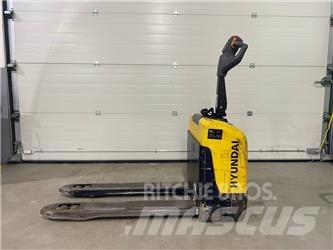 Hyundai 15EP Lavansiirtotrukit