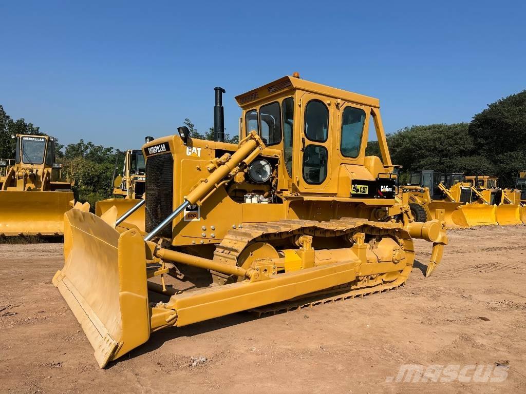 CAT D7G Telaketjupuskutraktorit
