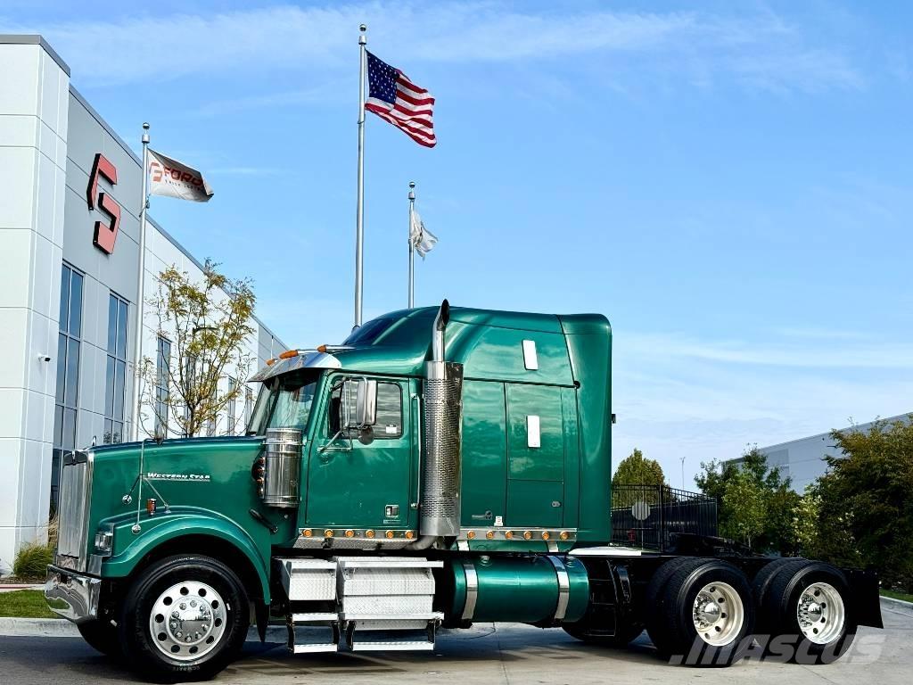 Western Star 4900 Vetopöytäautot