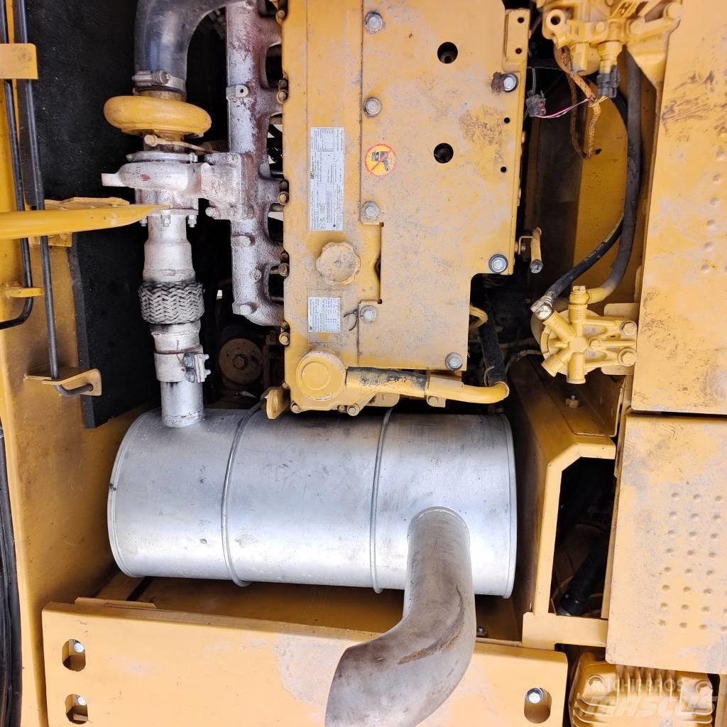 CAT 320D Telakaivukoneet