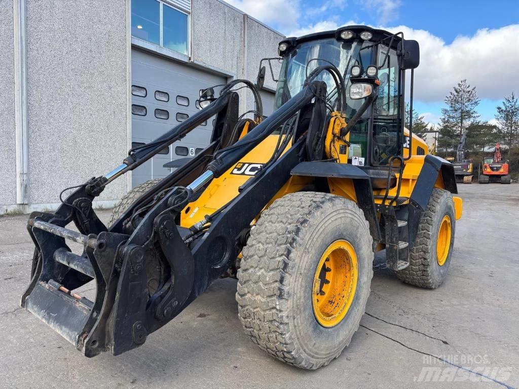 JCB 437 HT Pyöräkuormaajat