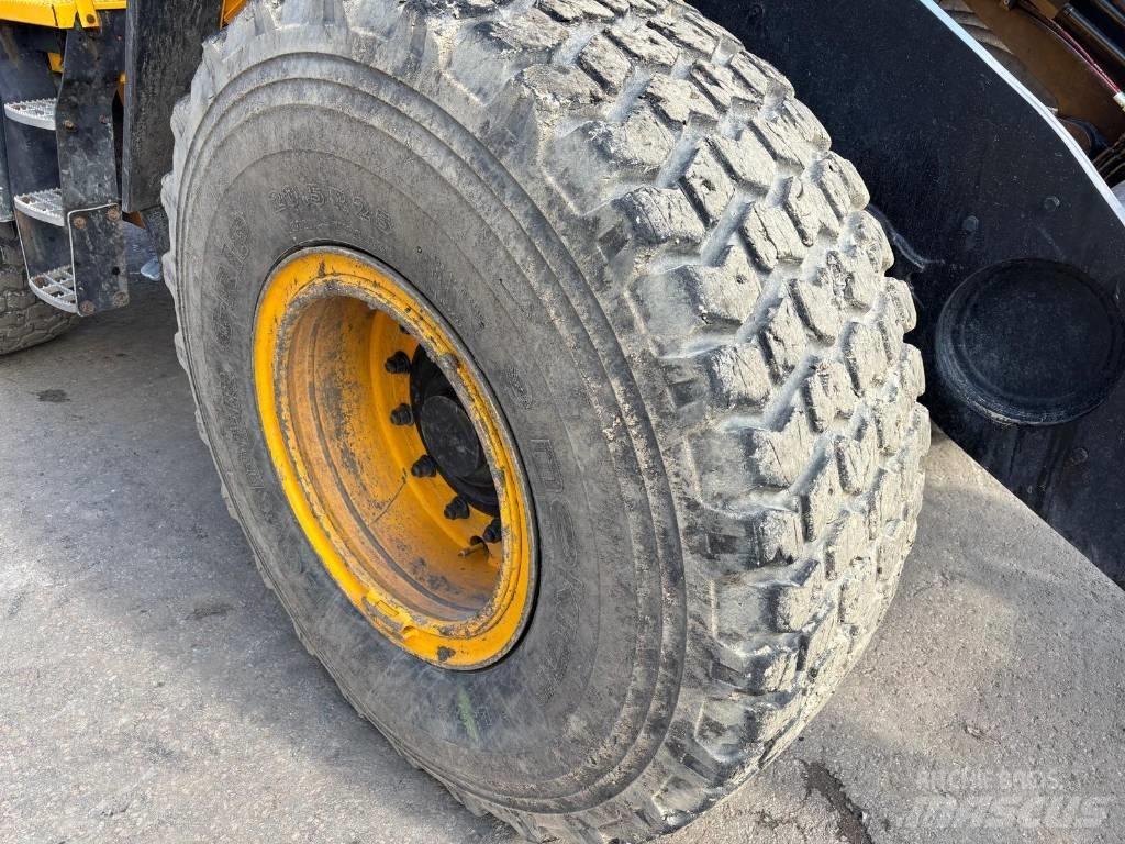 JCB 437 HT Pyöräkuormaajat