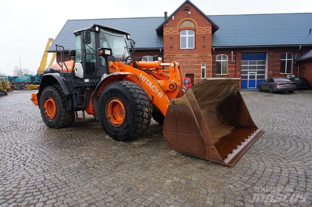 Hitachi ZW 220-5 B Pyöräkuormaajat