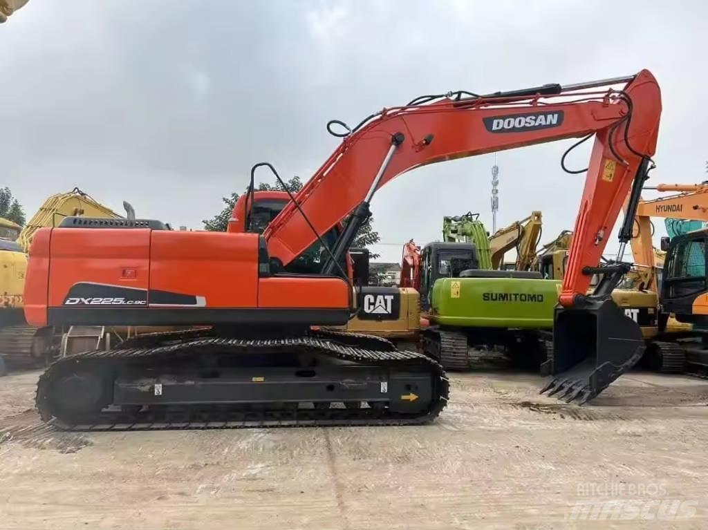 Doosan DX 225 LC-9C Telakaivukoneet