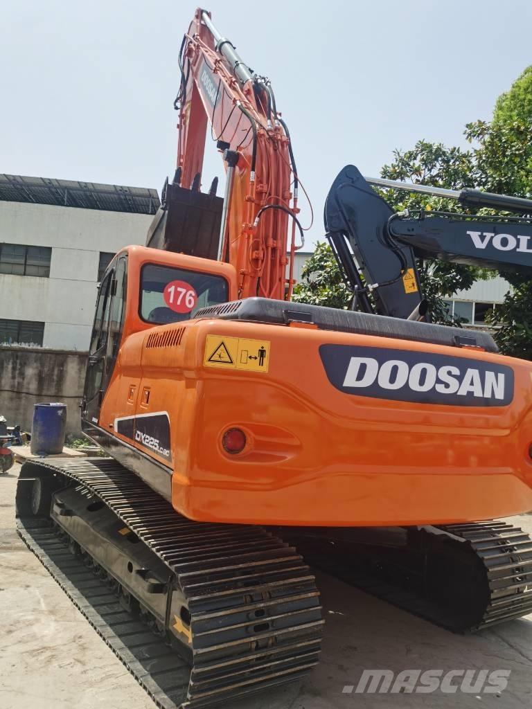 Doosan DX225LC-9C Telakaivukoneet