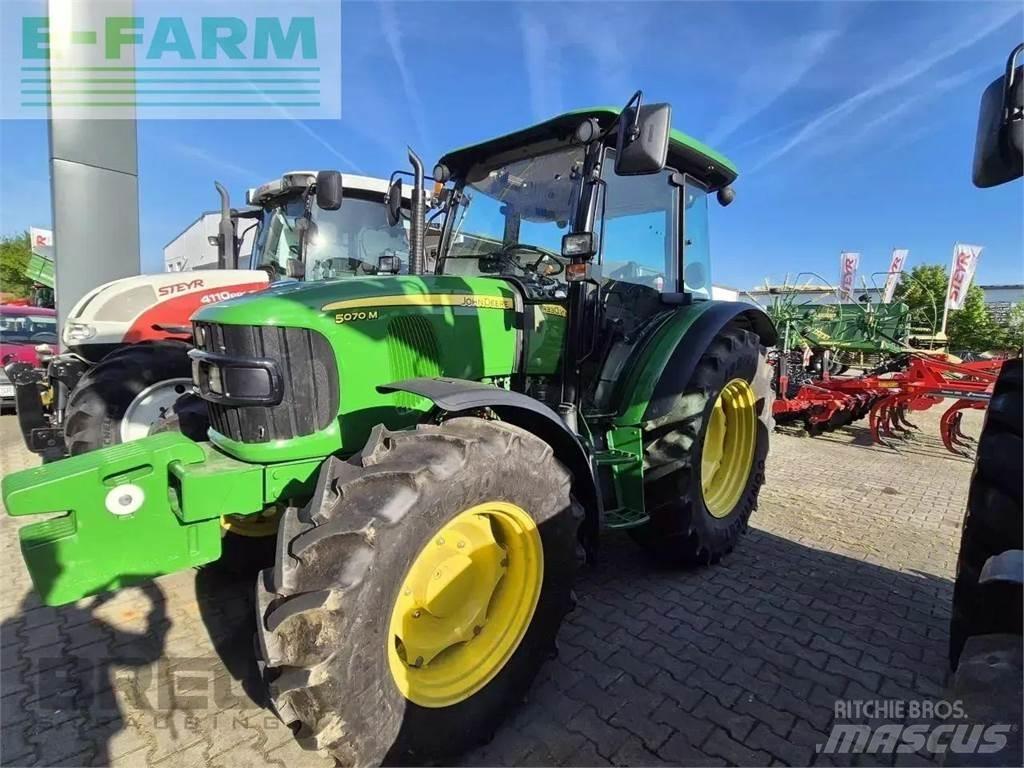 John Deere 5070 m Traktorit