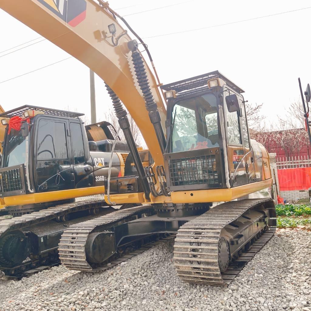 CAT 320D Telakaivukoneet