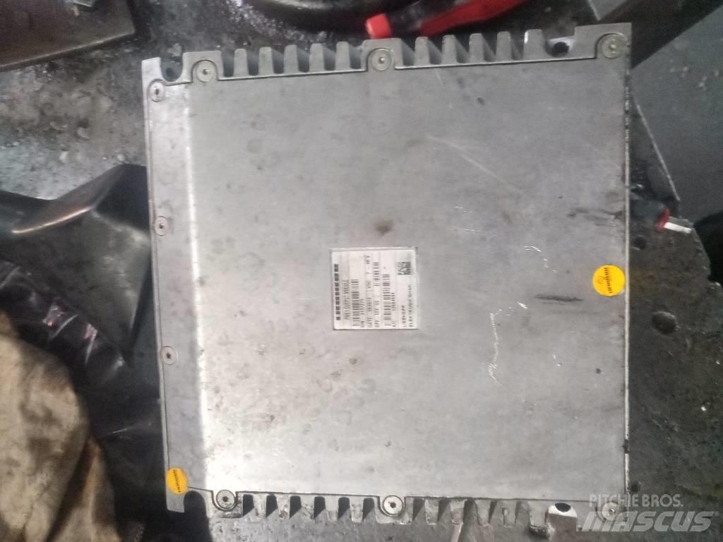 Liebherr R 916 LC Sähkö ja elektroniikka