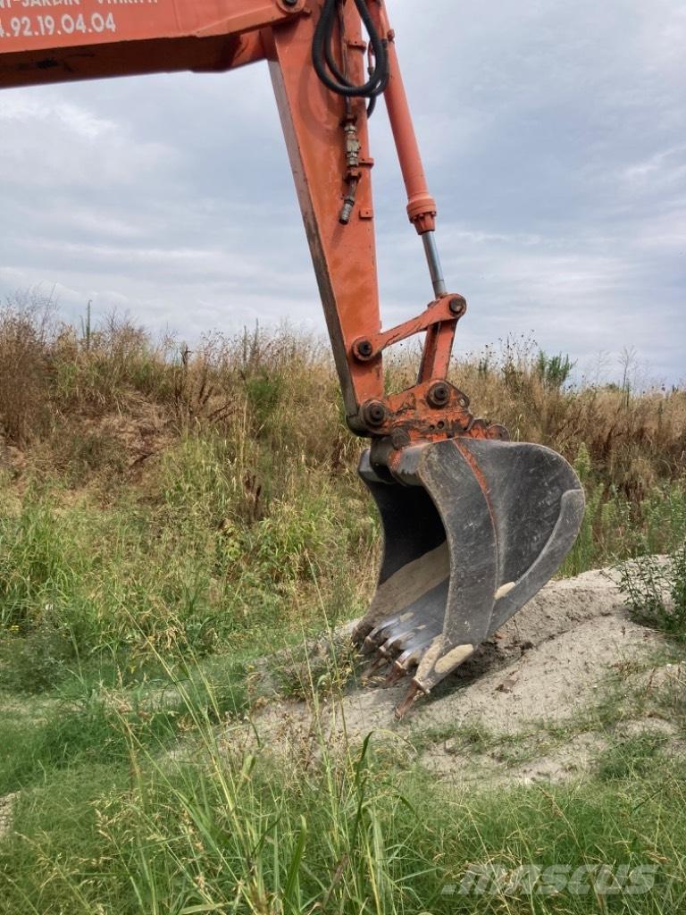 Hitachi EX 135 W Pyöräkaivukoneet