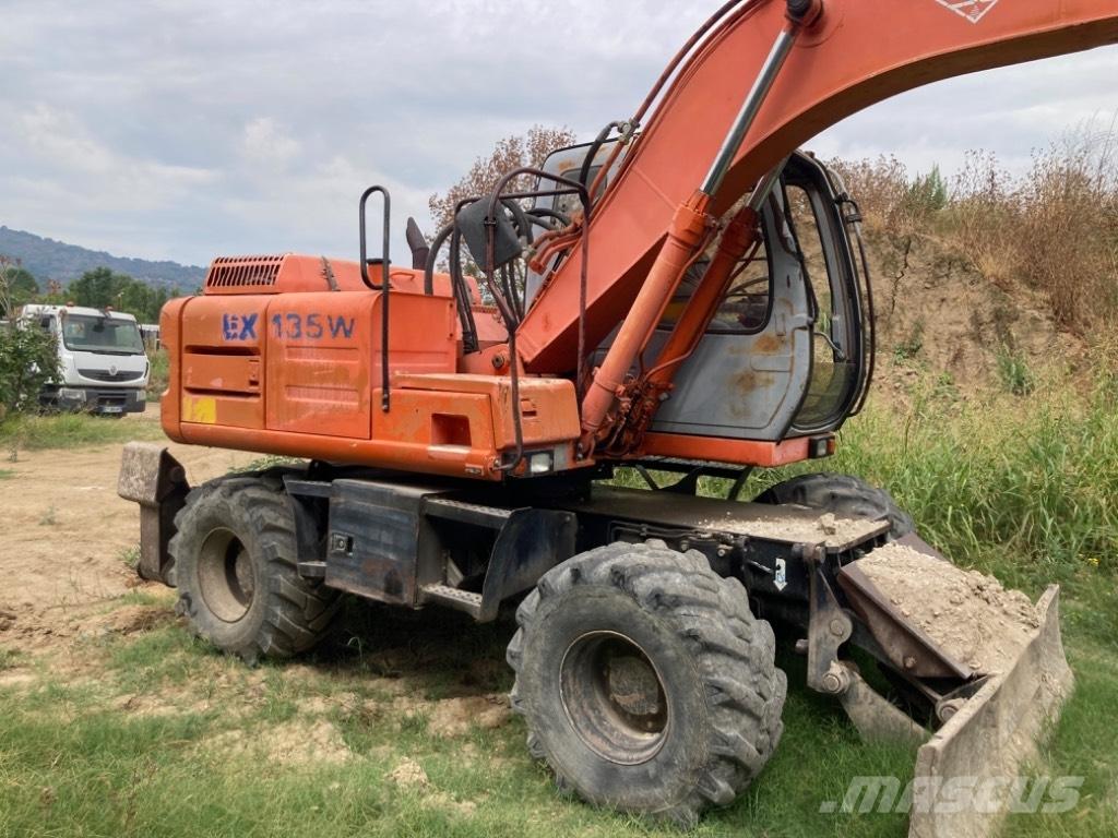 Hitachi EX 135 W Pyöräkaivukoneet