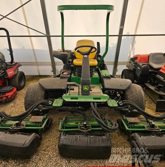 John Deere 8700 Väyläleikkuri