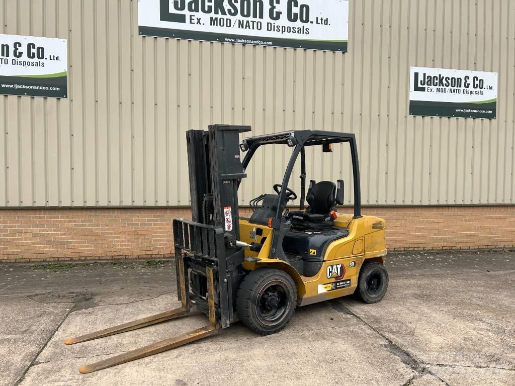 CAT DP 30 N Dieseltrukit