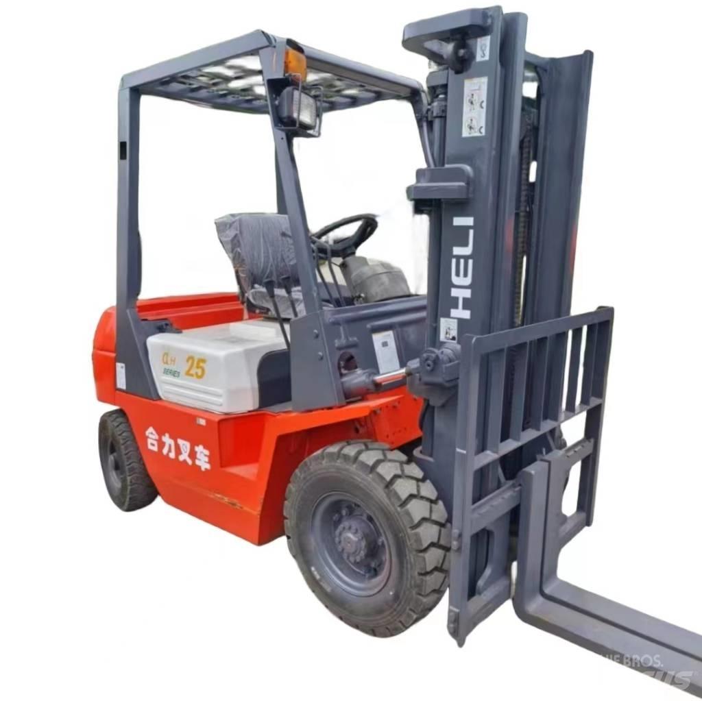 Heli FD 25 Dieseltrukit