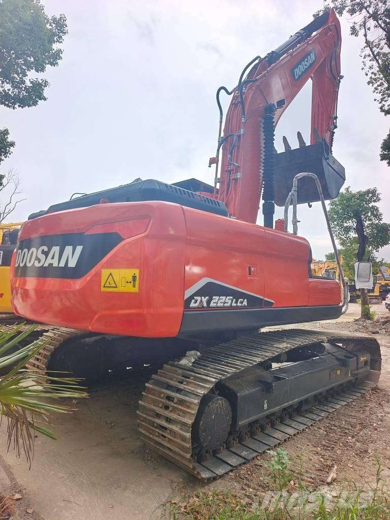 Doosan DX 225LC-9C Telakaivukoneet