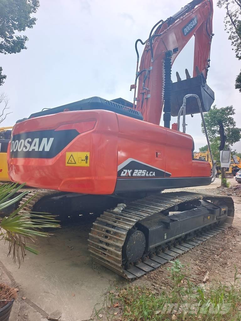 Doosan DX 225LC-9C Telakaivukoneet