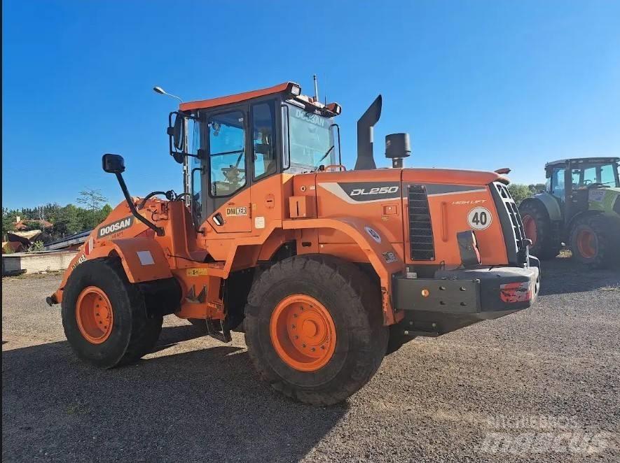 Doosan DL 250-5 Etukuormaimet ja kaivuulaitteet