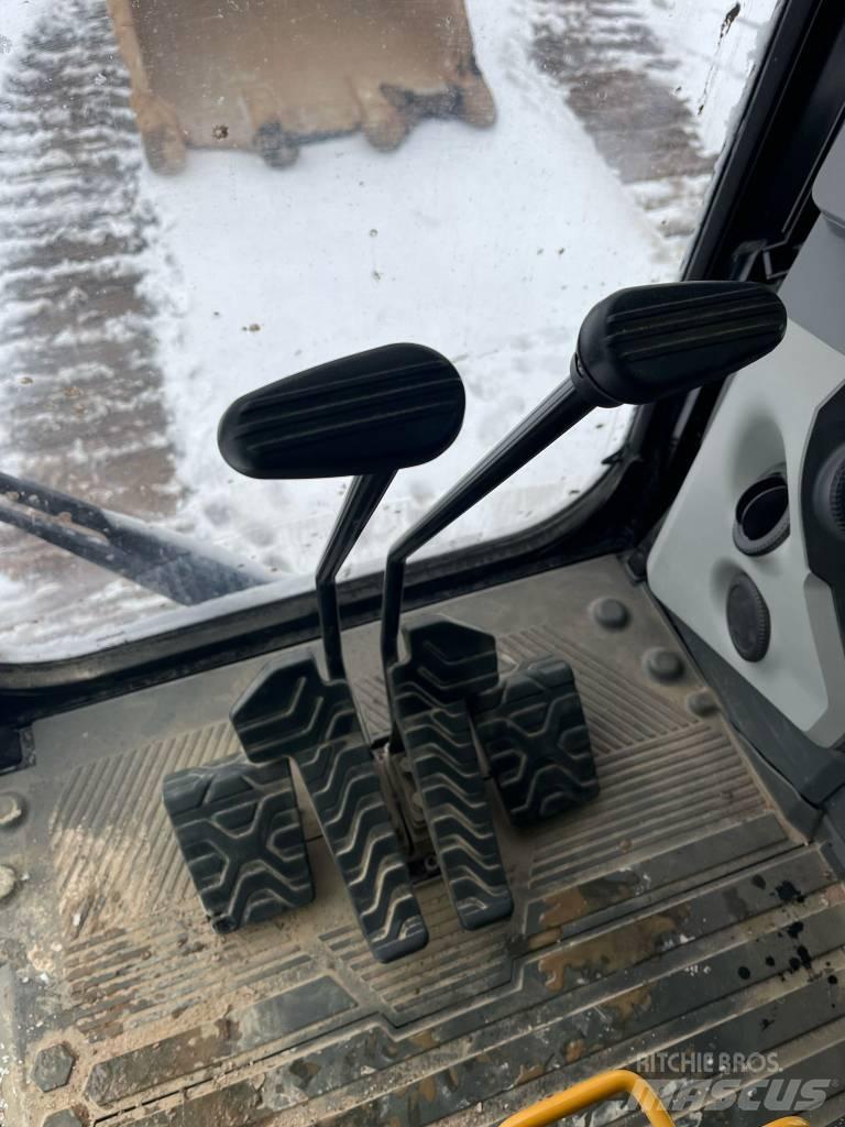 CAT 374-07B Telakaivukoneet