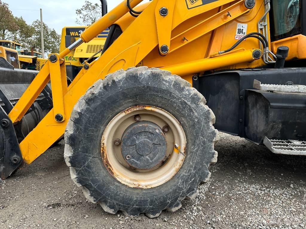 JCB 3 CX Kaivurikuormaajat