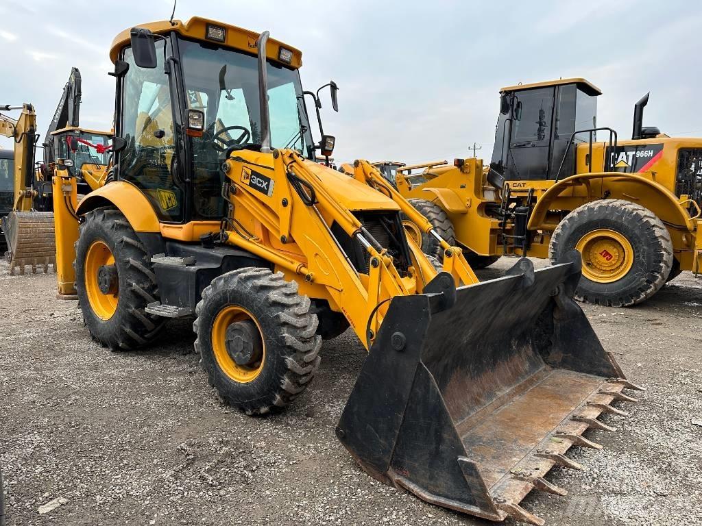JCB 3 CX Kaivurikuormaajat